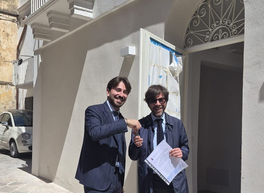 Foto consegna Casa Paisiello (1)