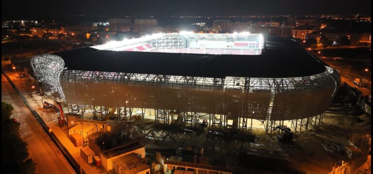 Stadio Iacovone notturno